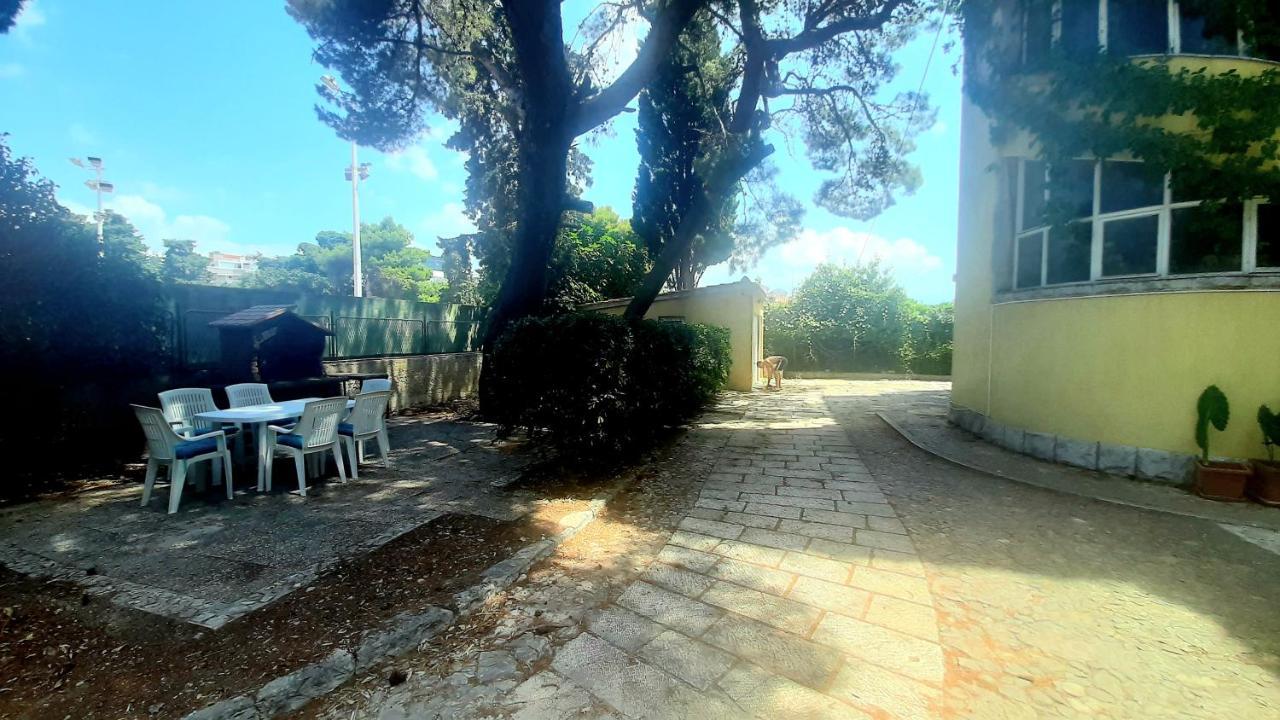 Old Captain'S Apartments - In A Pine Wood By The Sea And Tennis Courts Split Exterior foto
